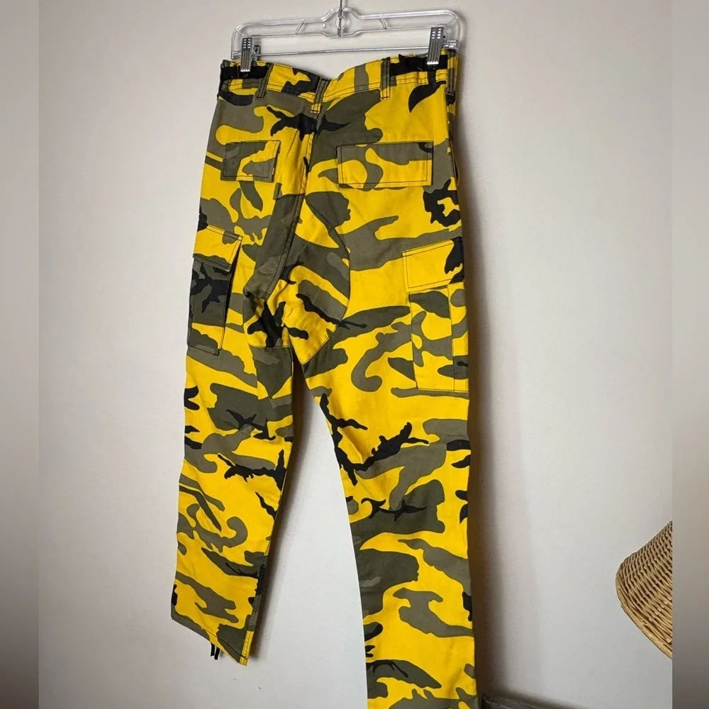 Unisex Camouflage Cargo Pants - Yellow and Green